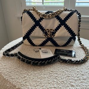 Calfskin Crochet Medium Chanel 19 Flap White Black